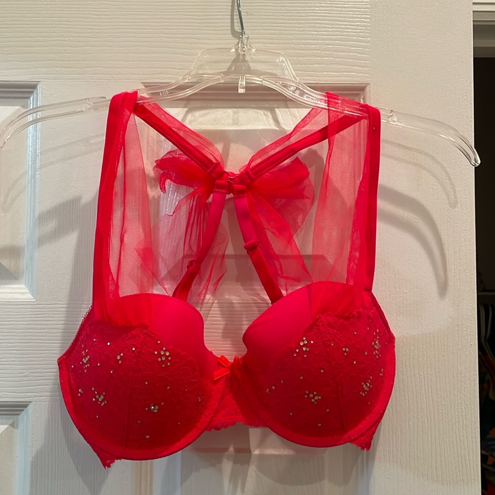 Victoria’s Secret red lace push up bra 34D